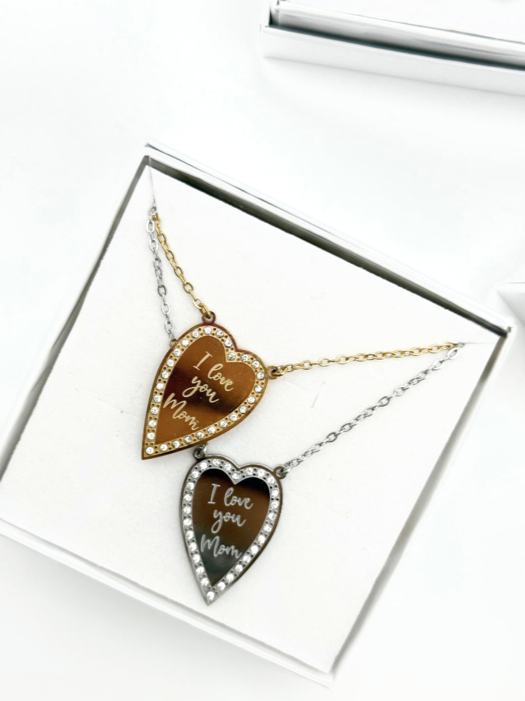 Collana mom