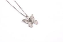 Carica l&#39;immagine nel visualizzatore di Gallery, Collana butterfly in Arg925
