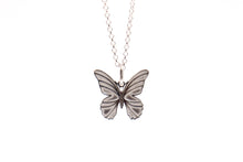 Carica l&#39;immagine nel visualizzatore di Gallery, Collana butterfly in Arg925
