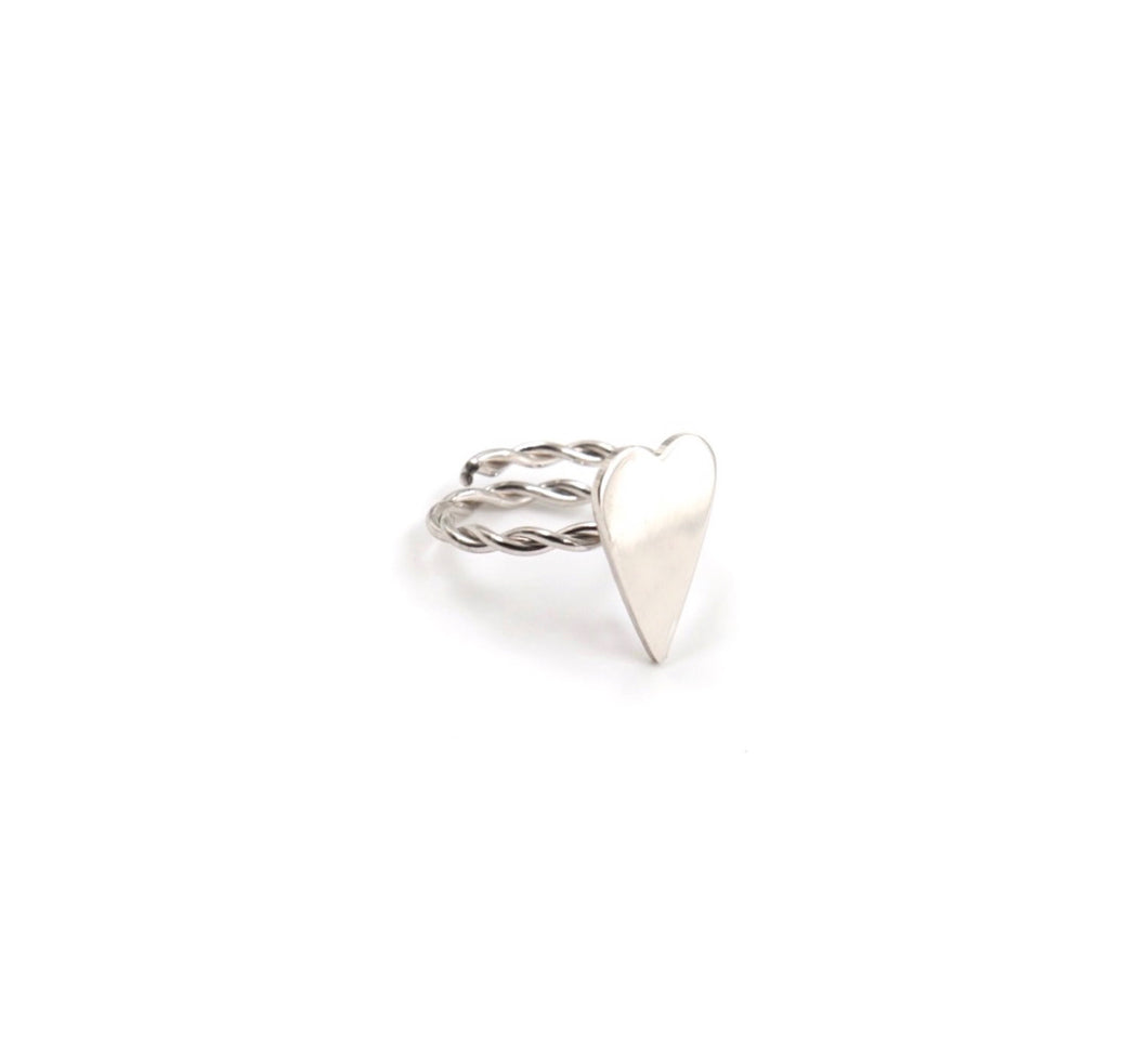 Anello cuore con base intrecciata